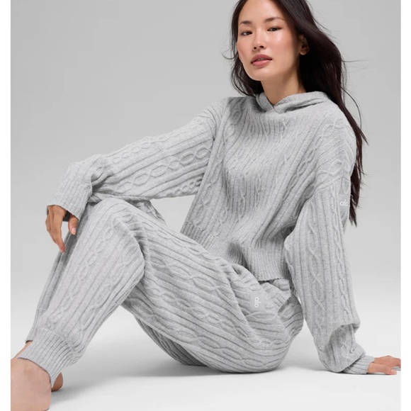 ALO Yoga Cable Knit Winter Bliss Hoodie in Athletic Heather Grey - Picture 3 of 6
